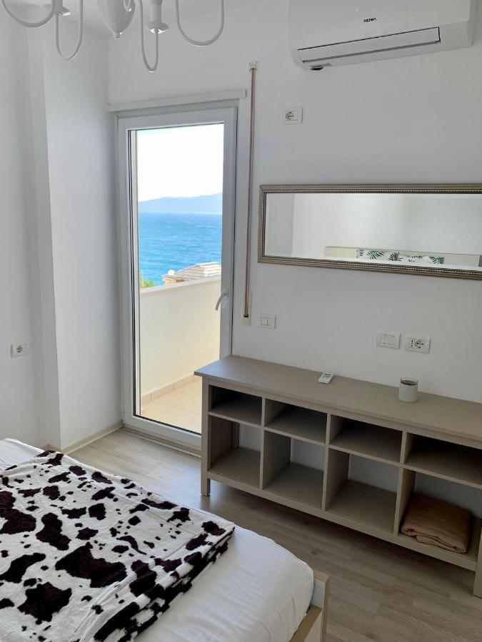 Loli Apartment Luxury White Residence ซารานเดอ ภายนอก รูปภาพ