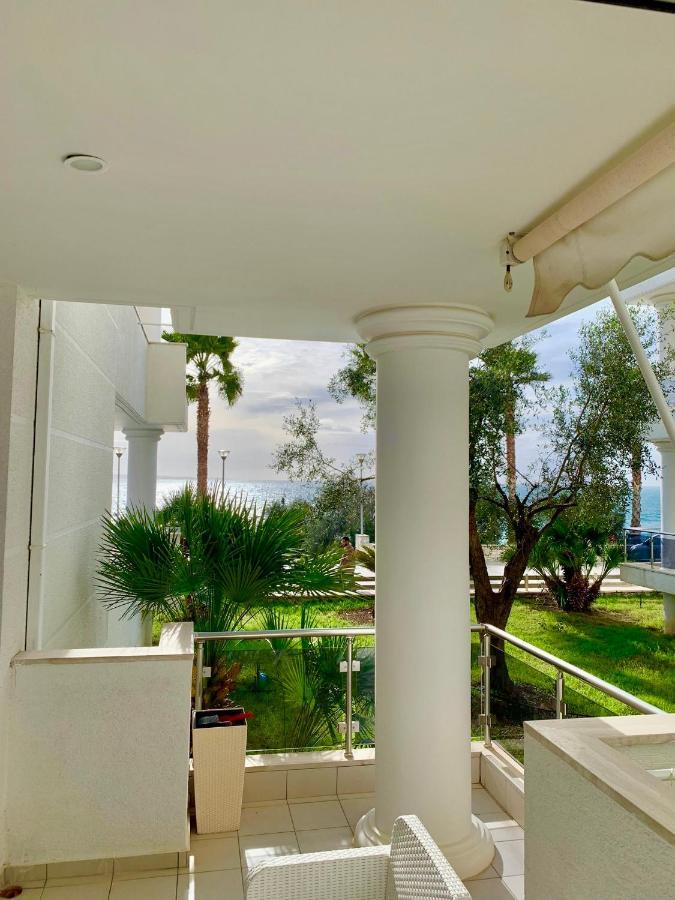 Loli Apartment Luxury White Residence ซารานเดอ ภายนอก รูปภาพ