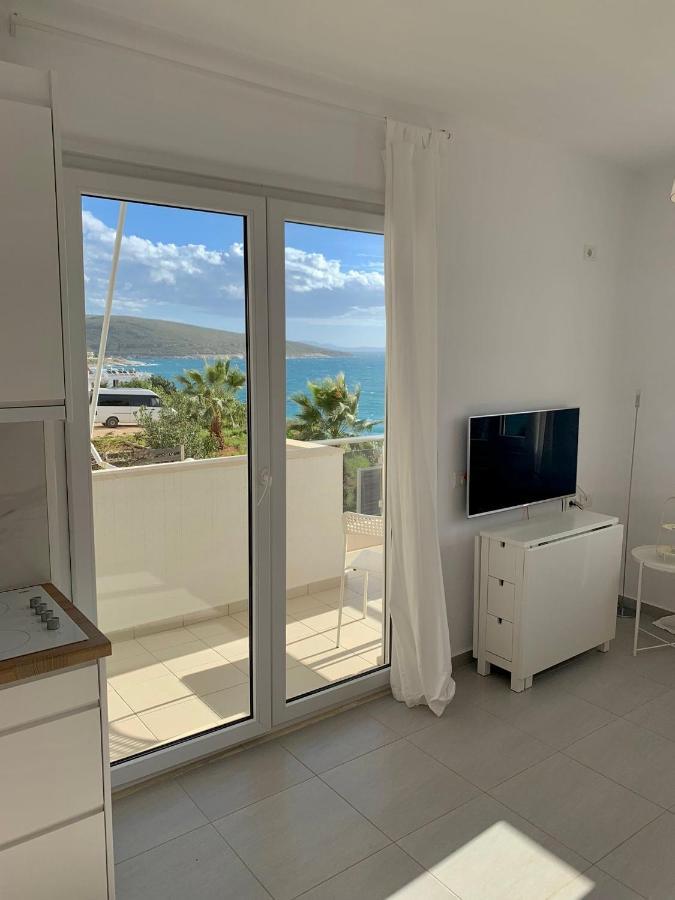 Loli Apartment Luxury White Residence ซารานเดอ ภายนอก รูปภาพ