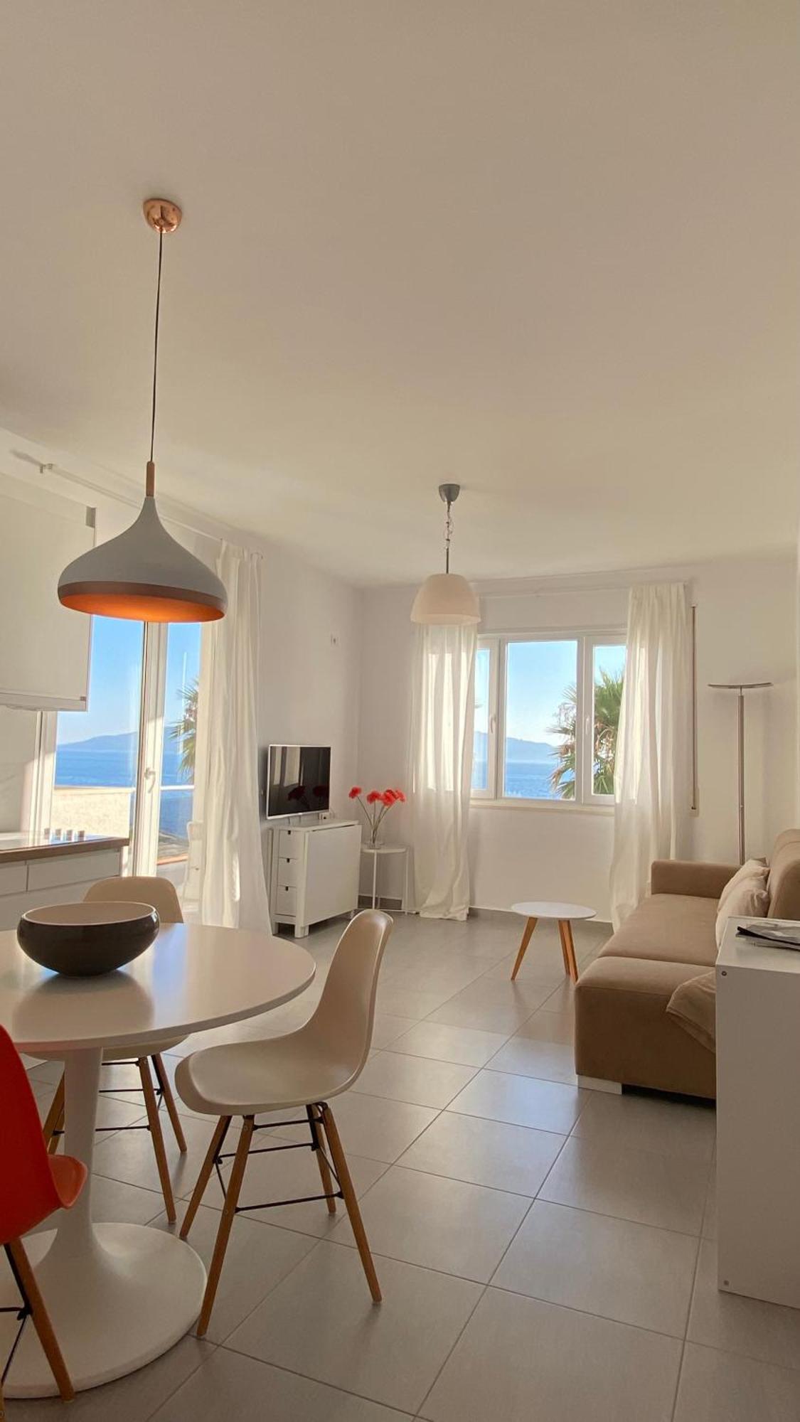 Loli Apartment Luxury White Residence ซารานเดอ ภายนอก รูปภาพ