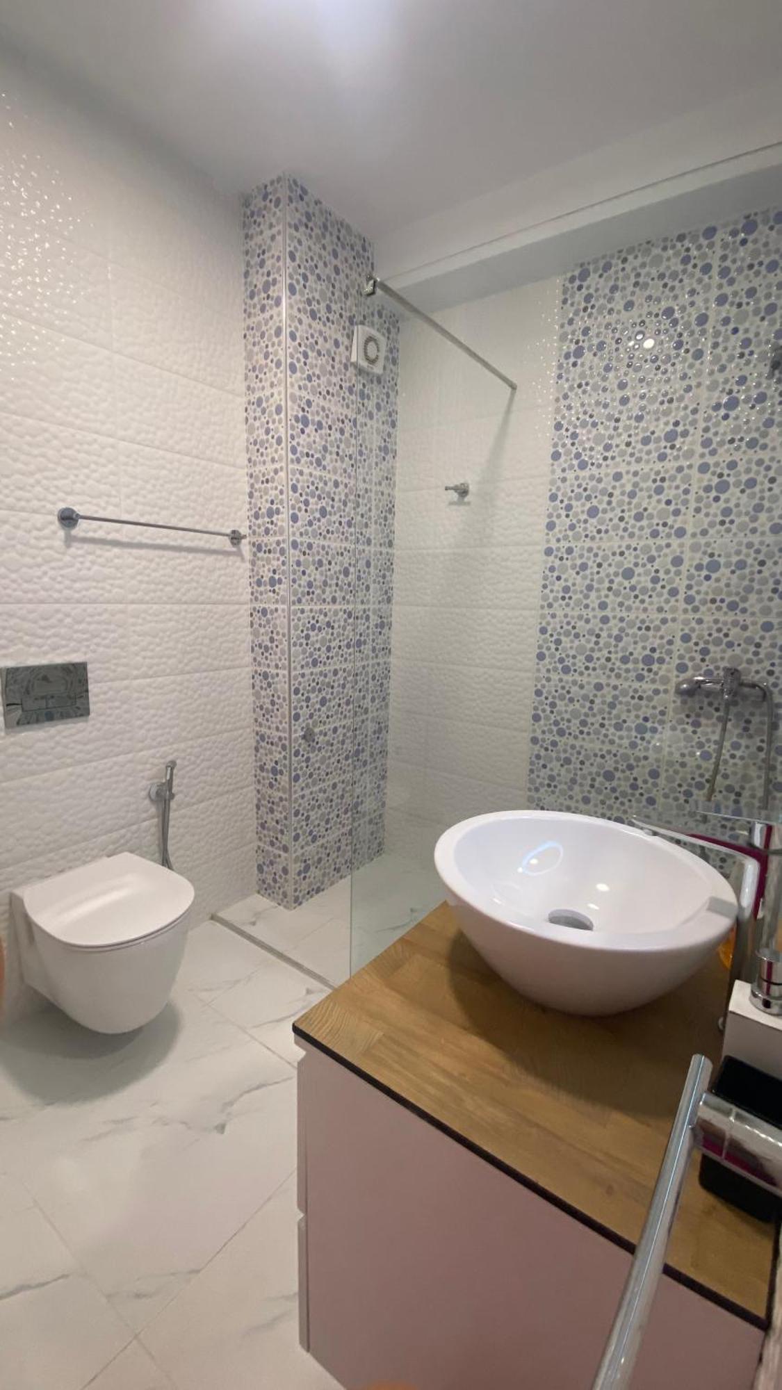 Loli Apartment Luxury White Residence ซารานเดอ ภายนอก รูปภาพ