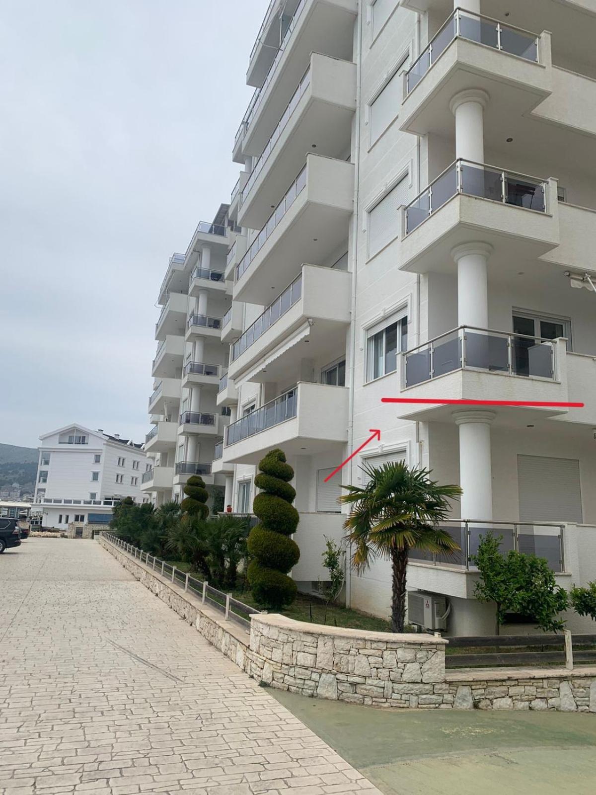 Loli Apartment Luxury White Residence ซารานเดอ ภายนอก รูปภาพ