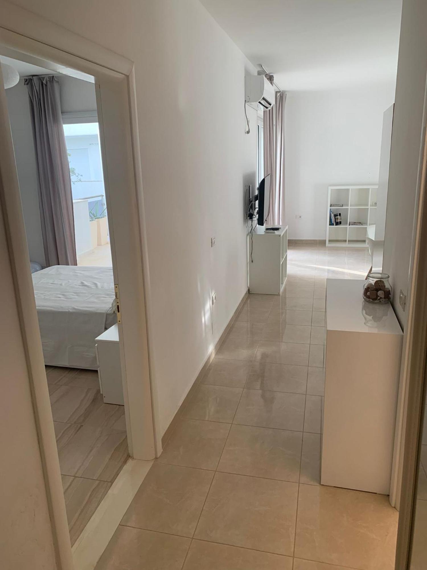 Loli Apartment Luxury White Residence ซารานเดอ ภายนอก รูปภาพ